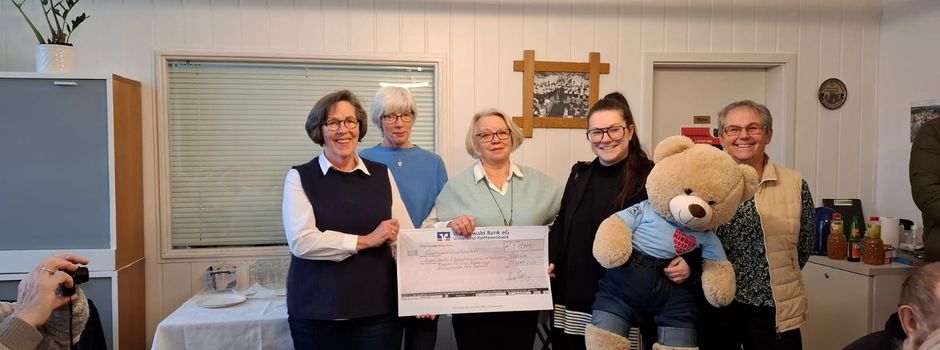 Nachlese Dorfcafé – Spendenübergabe