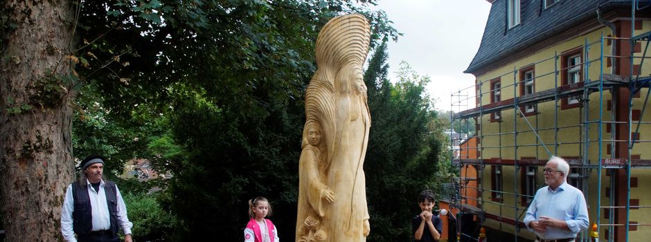 Aus abgestorbenem Baum wird die „Weltenseele“