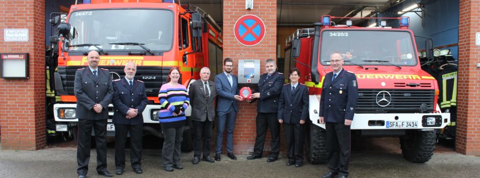 Lebensretter am Feuerwehrgerätehaus