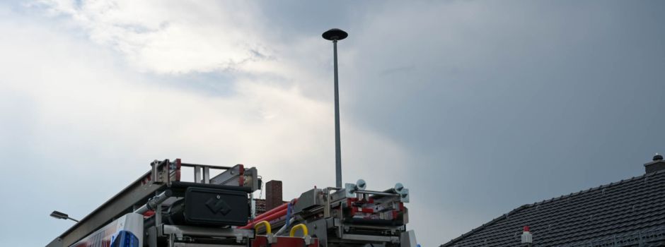 Blitz schlägt in Sirene ein – endloses Signal in Wohngebiet