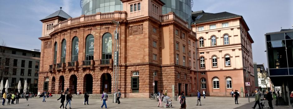 Mahnwache zum Ukraine-Krieg am Mainzer Gutenbergplatz