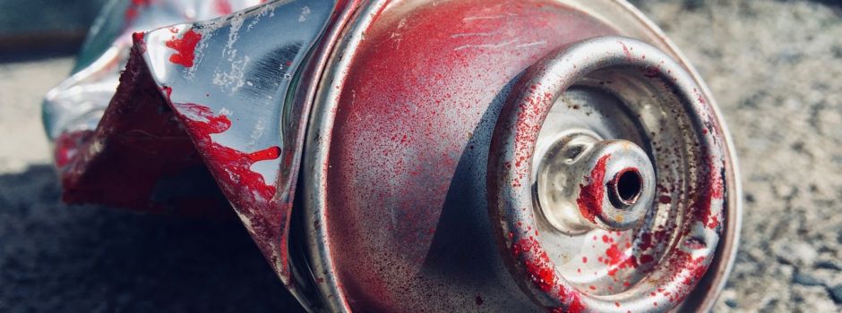 Wiesbadener Linienbusse mit Graffiti beschmiert