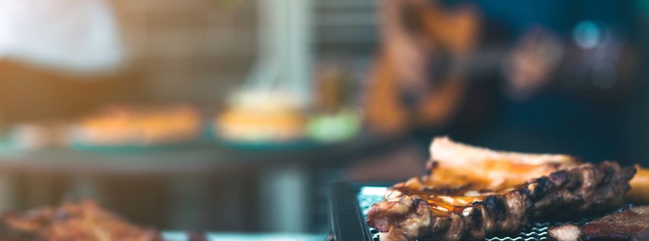 Grillen und Singen mit Freunden