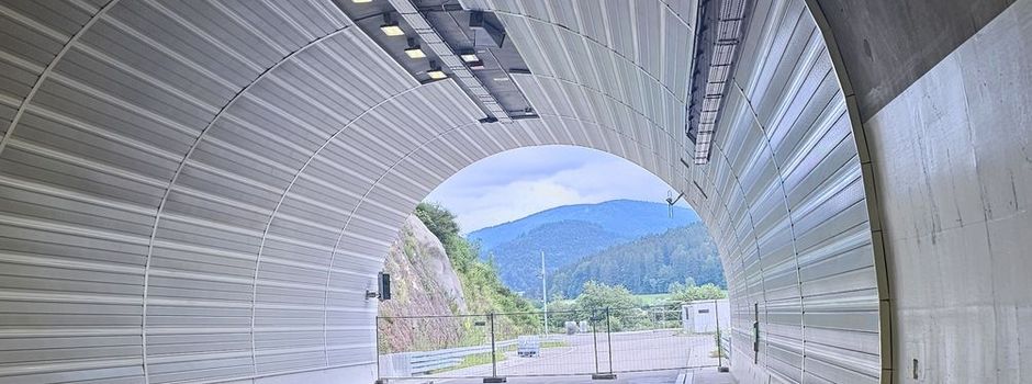 Brandbergtunnel 26.-30.10.26, jeweils nachts 19 - 6 Uhr aufgrund Wartungsarbeiten voll gesperrt