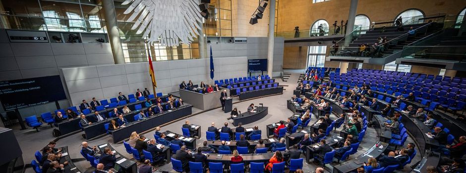 AfD zieht in Umfrage erstmals mit Union gleich