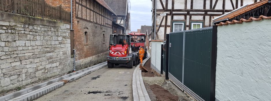 Asphaltdecke im Mitteldorf- und Bachstraße ist fertig