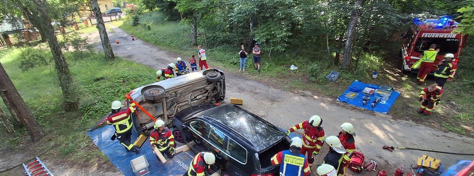 Gemeinsame Feuerwehrübung stärkt Sicherheit in der Gemeinde Grünow und auf den Straßen der Umgebung