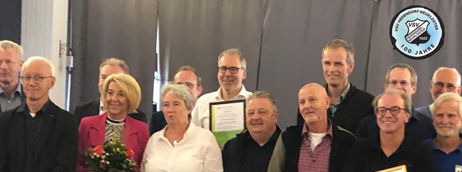 Auszeichnung der Chronik „100 Jahre VSV Hedendorf-Neukloster von 1922-2022“