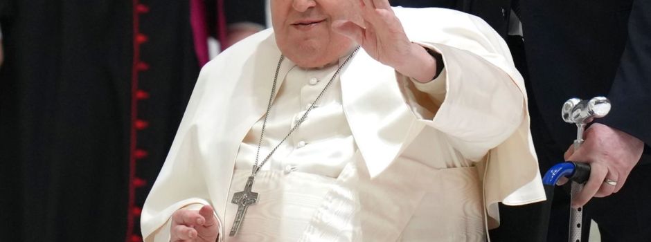 Vatikan: Papst Franziskus hat Lungenentzündung