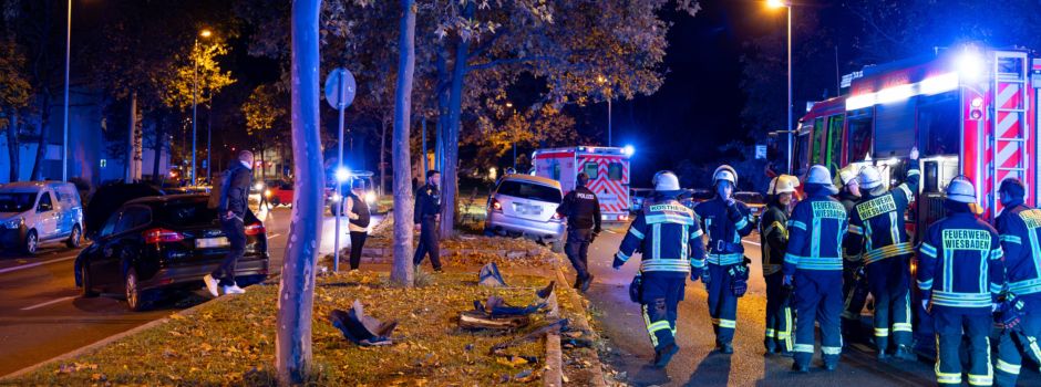 Schwerer Unfall in Wiesbaden – Person in Auto eingeklemmt