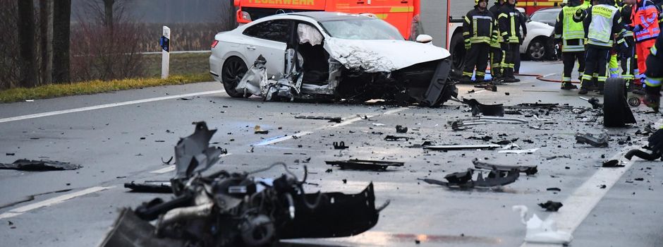 Schwerer Unfall auf der Gütersloher Straße: Fünf Verletzte, Schwangere in Lebensgefahr