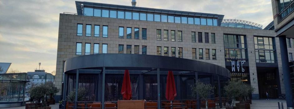 Neues Restaurant am Rheinufer