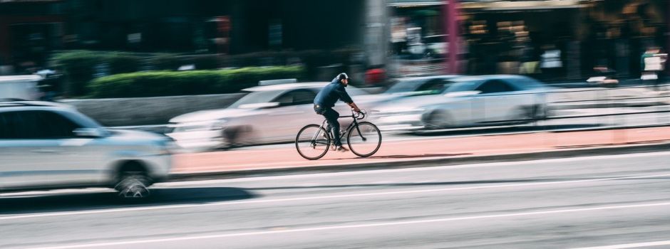 Fahrradfahrer bei Unfall in Wiesbaden schwer verletzt