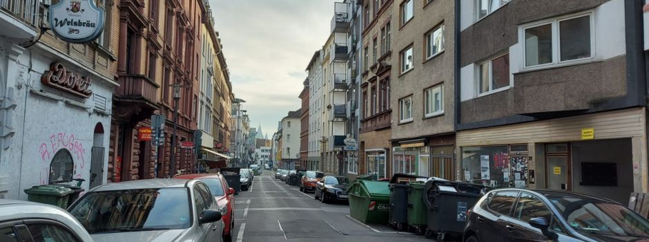 Mann (31) bedroht Passant mit Tod und randaliert vor Mainzer Polizei