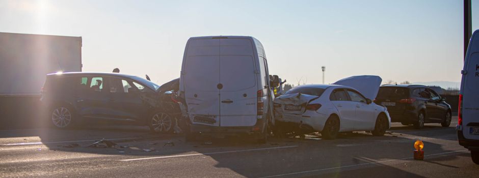 Kilometerlanger Stau nach schwerem Verkehrsunfall am Wiesbadener Kreuz