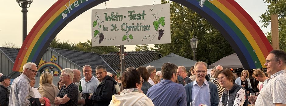 Erfolgreiches Weinfest in Herzebrock – Wein und Worte unter freiem
Himmel