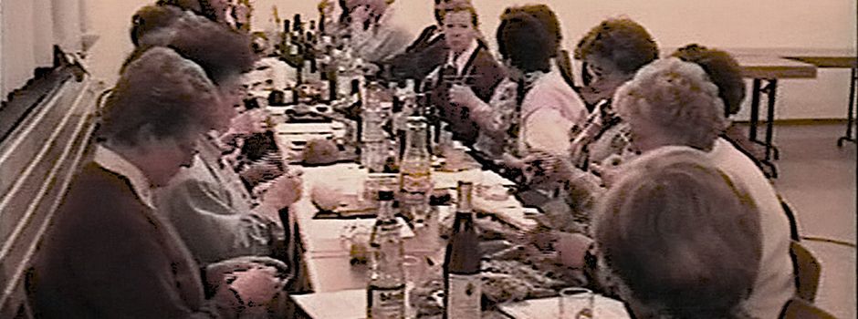 "Spinnstube" in Hertingshausen 
mit Uraufführung des Hertingshäuser Liedes