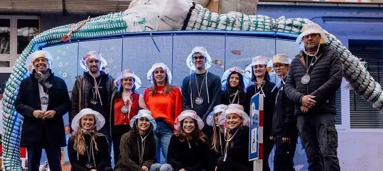 Kraken-Wagen sorgt für Aufsehen bei Mainzer Rosenmontagszug