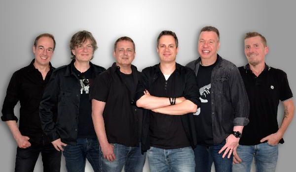 A Tribute to the legendary dIRE sTRAITS