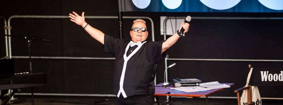 Wahnsinn mit Herz und Haltung: Woody Feldmann fragt in Dexheim „Sachma, geht’s noch?“