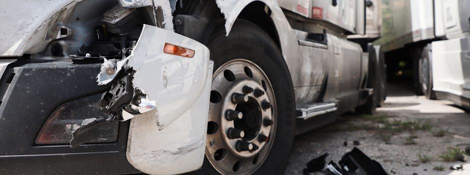 Unfall zwischen zwei Lkw