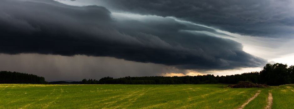 Warnung vor Sturm und heftigem Gewitter in Wiesbaden