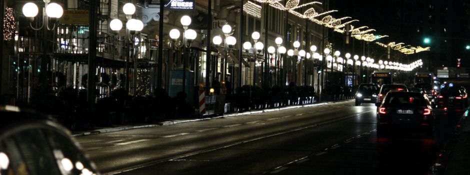 Wiesbadener will Hund retten und wird von Auto erfasst