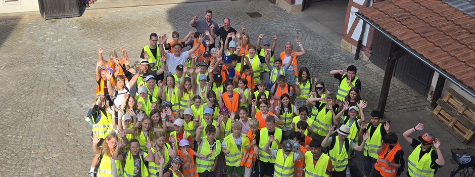 Schülerinnen und Schüler packen für Wanfried mit an