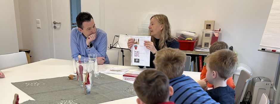 Besuch des Bürgermeisters im Kinderparlament im Kindergarten St. Willibrord