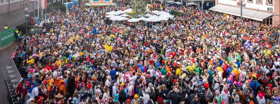 Altweiber auf dem Mainzer Schillerplatz: Die schönsten Bilder