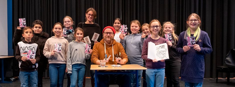 Die drei ??? am Einstein-Gymnasium – Der Autor Christopher Tauber zieht 300 Schülerinnen und Schüler in seinen Bann