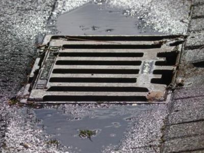 Reinigung der Straßenabläufe