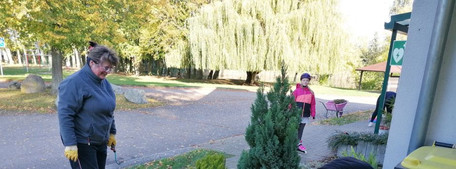 Herbstputz am und im Gemeindehaus