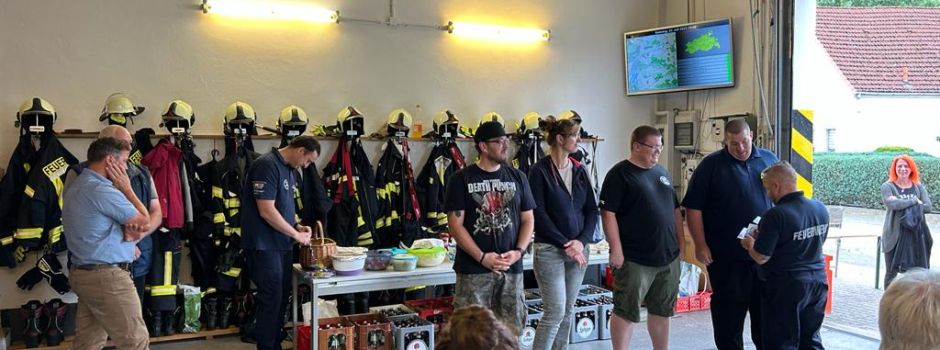 Gemütliche Runde beim Sommerfest