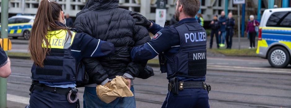 Schüsse, Verletzte und eine Fahndung am Landgericht