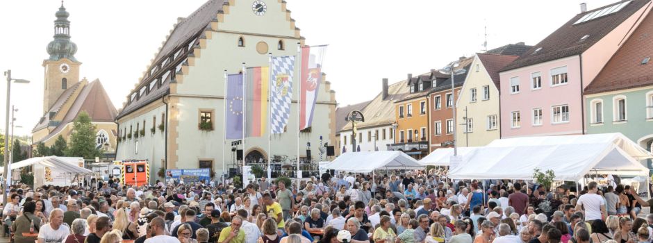 Heiße Stimmung bei heißem Marktplatzfest