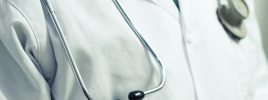 Wormser Chirurg nimmt jetzt 100 Euro Strafe für ausgefallene Termine