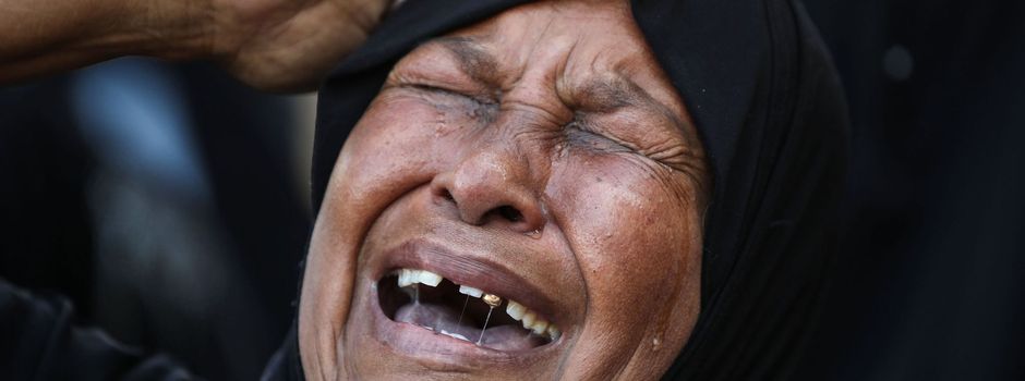 Hamas-Behörde: Fast 25.000 Tote im Gazastreifen