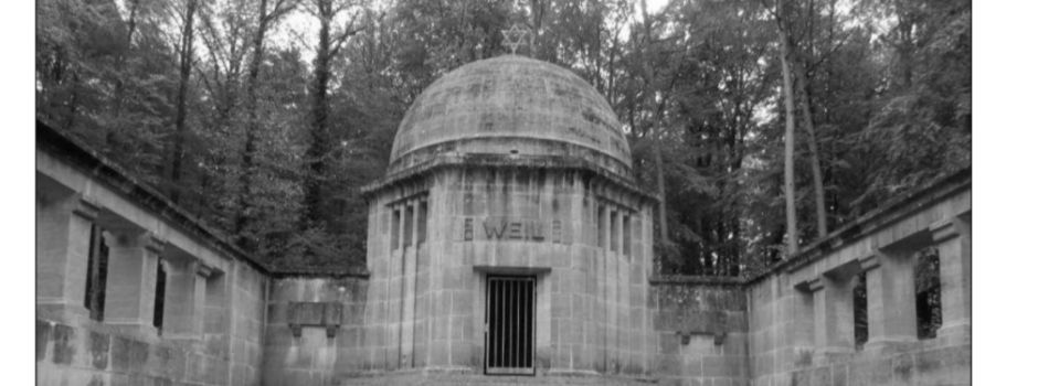Gedenken beim Mausoleum