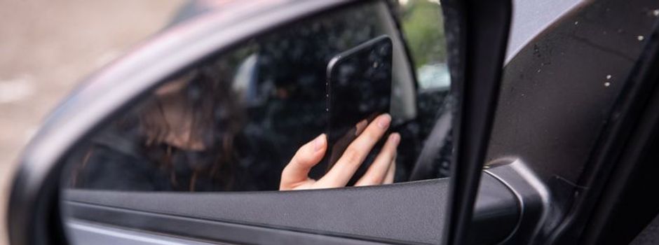 Handy am Steuer? Polizei startet Großkontrolle in Rheinland-Pfalz