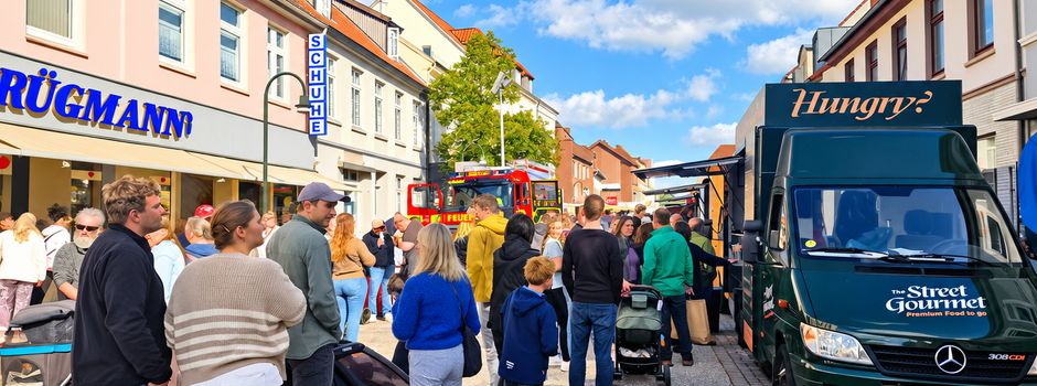 Volle Innenstadt und strahlende Gesichter beim verkaufsoffenen Sonntag in Mölln
