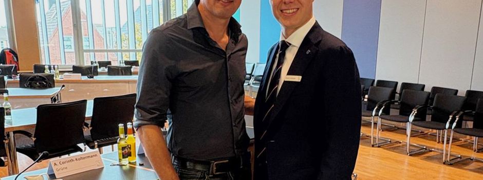 Persönliche Glückwünsche für den Landrat  Florian Lorenzen