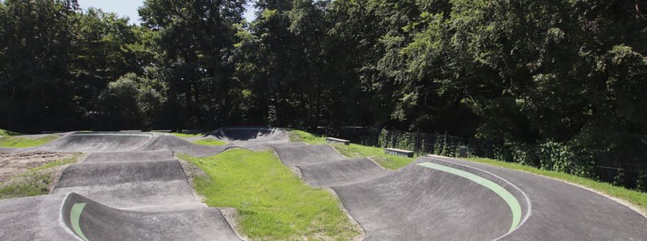 Eröffnung der Pumptrack-Anlage in Herzebrock-Clarholz mit Stars aus der Biker- und Scooter-Szene
